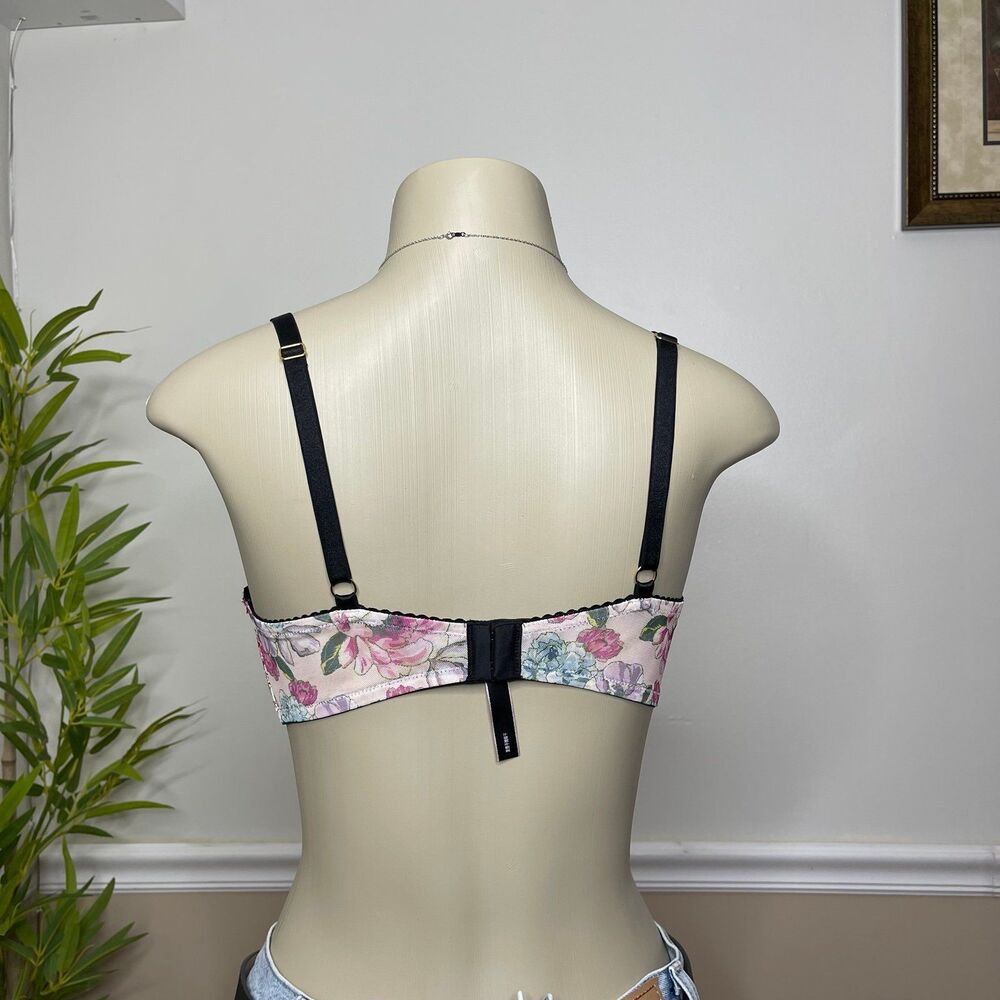 Victoria’s Secret Very Sexy Low Cut Embroidered Unlined Demi Bra - Picture 5 of 12